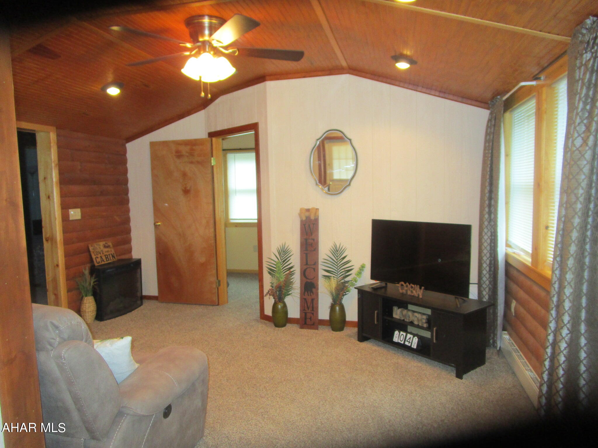 Glendale Yearound - Residential