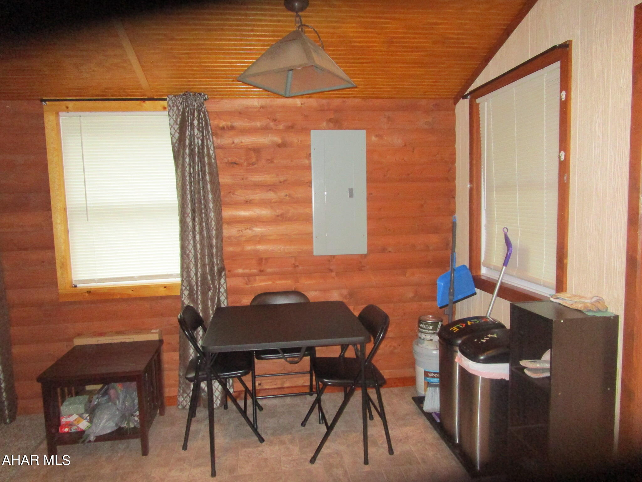 Glendale Yearound - Residential