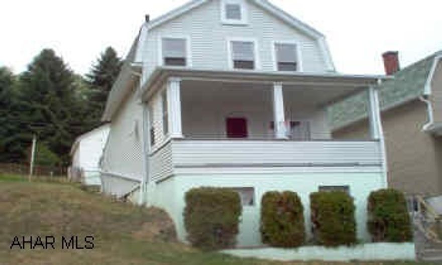 Good condition, new carpet, newl painted, garage, some remodeling done.  Roof 7 yrs old.  Bath on 1st floor, enclosed back porch. Good condition, new carpet, newl painted, garage, some remodeling done.  Roof 7 yrs old.  Bath on 1st floor, enclosed back porch.