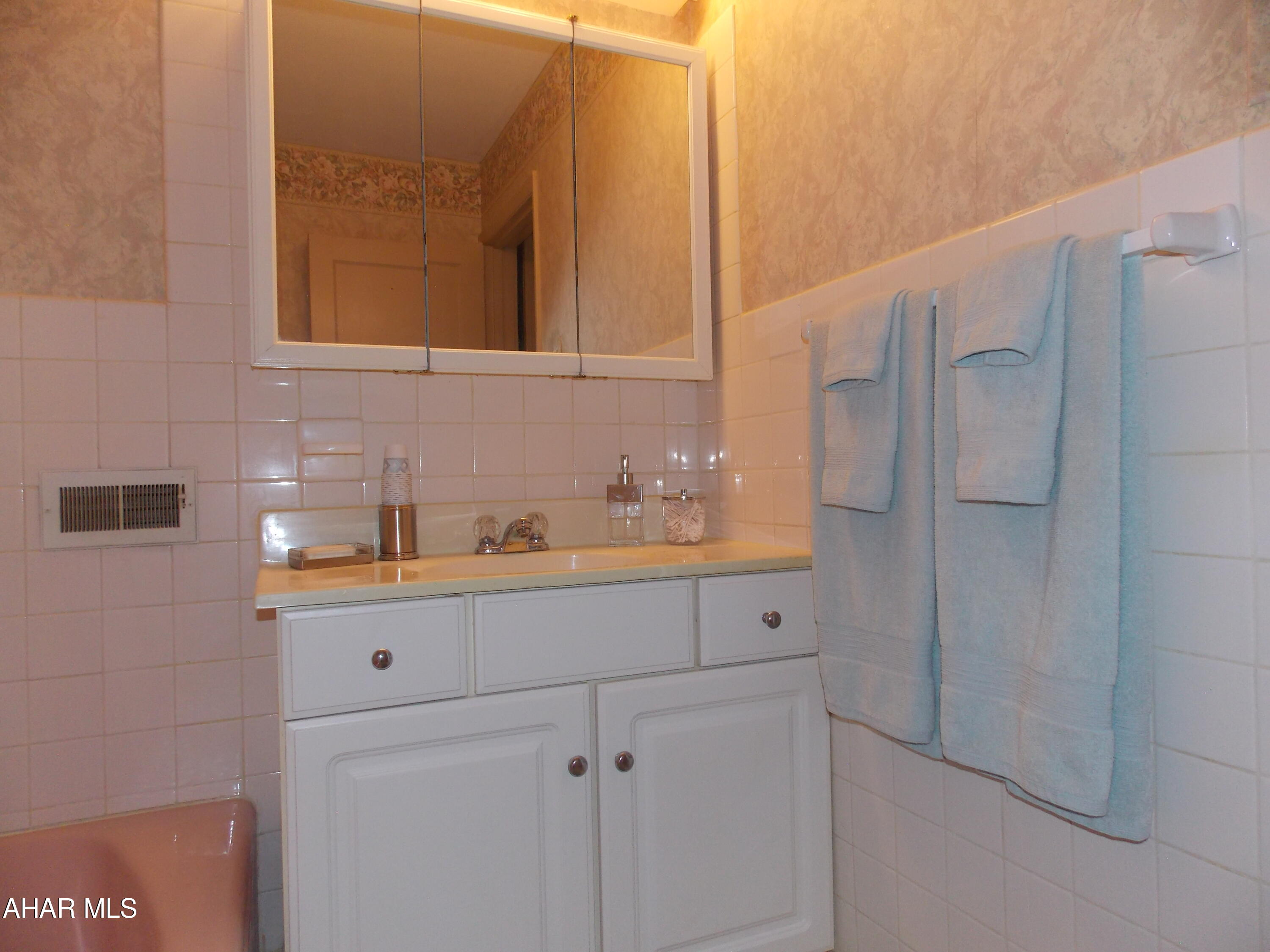 Baker Mansion - Residential