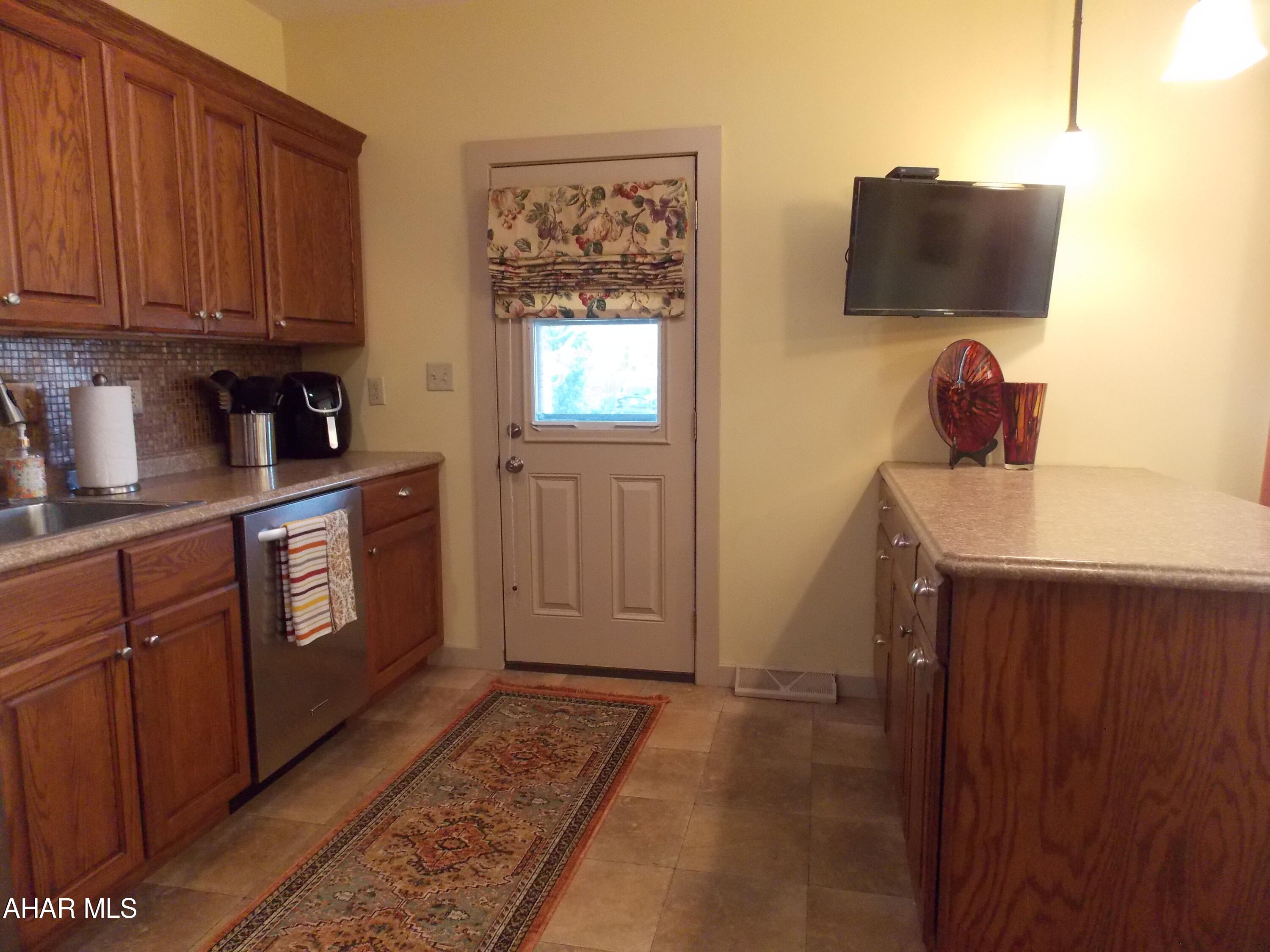 Baker Mansion - Residential