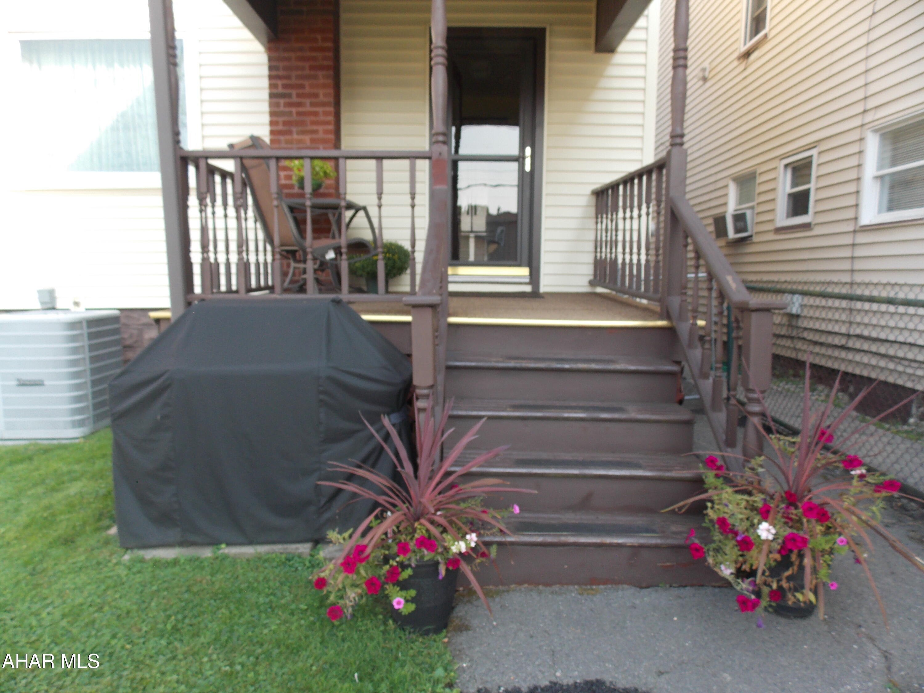 Baker Mansion - Residential