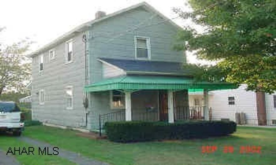 2 Story on nice level lot Very well maintained home in move in condition w/ garage shed & pavilion