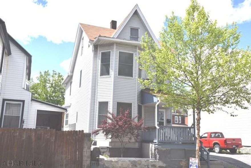 Remodeled home with lots of space and character.  Nice entrance foyer with coat racks.  Large kitchen with plenty of cabinet space and counter seating.   Master bedroom is large with sitting area and tons of natural light coming in a nice bay window.  All bedrooms are nice size.  Replacement windows and newer furnace.  One car garage.  Fenced yard.  Move right in.