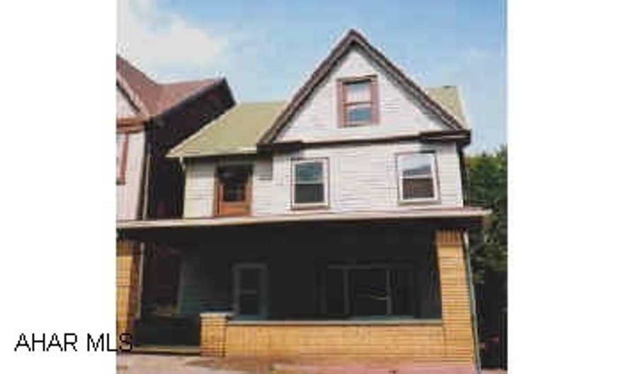 Nice condition outside, vinly sided with covered porch and brick pillers. Inside needs some TLC. Good rental history. Currently being rented for $350 on month to month lease. Great investment! Lot size: 25x116.10x38.57x86.46 Nice condition outside, vinly sided with covered porch and brick pillers. Inside needs some TLC. Good rental history. Currently being rented for $350 on month to month lease. Great investment! Lot size: 25x116.10x38.57x86.46