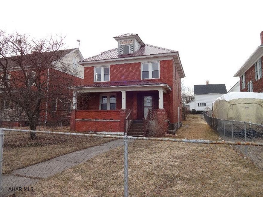 Property being sold As is Buyer must pay 2% transfer tax. Freddie Mac First Look Initiative through 5/6/14. Freddie Mac will only negotiate offers from buyers who will be owner occupants. Homesteps offers credit at closing for actual price of home warranty up to $500 for owner-occupant. Ask about details.