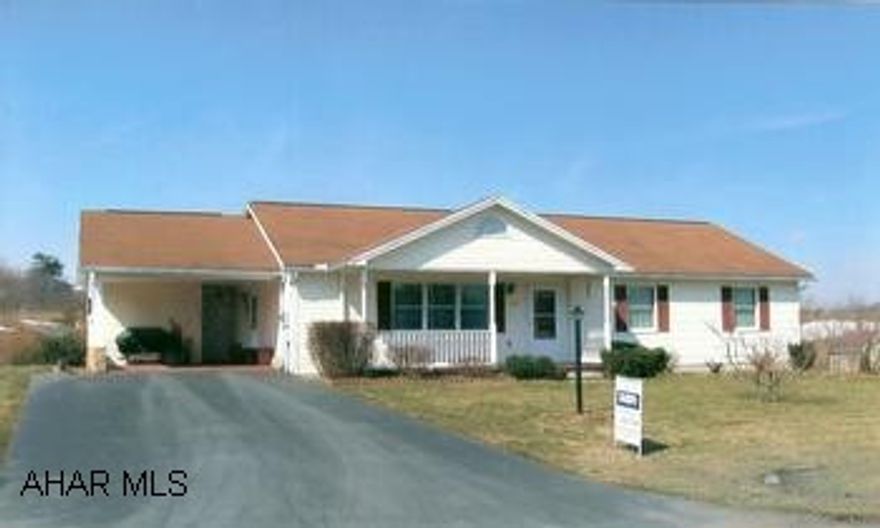 Excellent condition 3BR/1 1/2 BA ranch home on 0.44 acres in Lakewood Manor. Oak kitchen cabinets, kitchen appliances and washer/dryer included, cozy sunroom, main-level laundry, Andersen windows. Full walk-out basement.