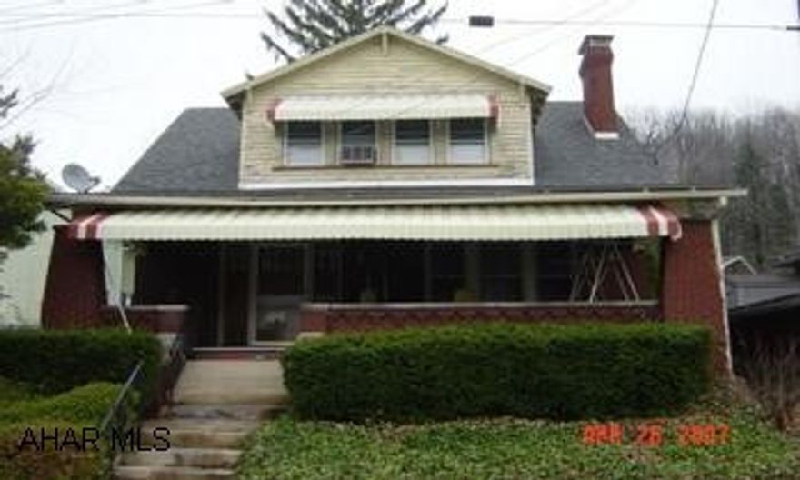 Lender owned property.  All offers accepted will be on condition of buyers obtaining a pre-qualification letter from their local Countrywide Home Loans Branch. Bank Repo.  Sold as is.  Good area.  Hardwood floors.  Large Rooms.  Irregular lot.  Buyers to get free appraisal & credit reports if purchase is financed by Countrywide.