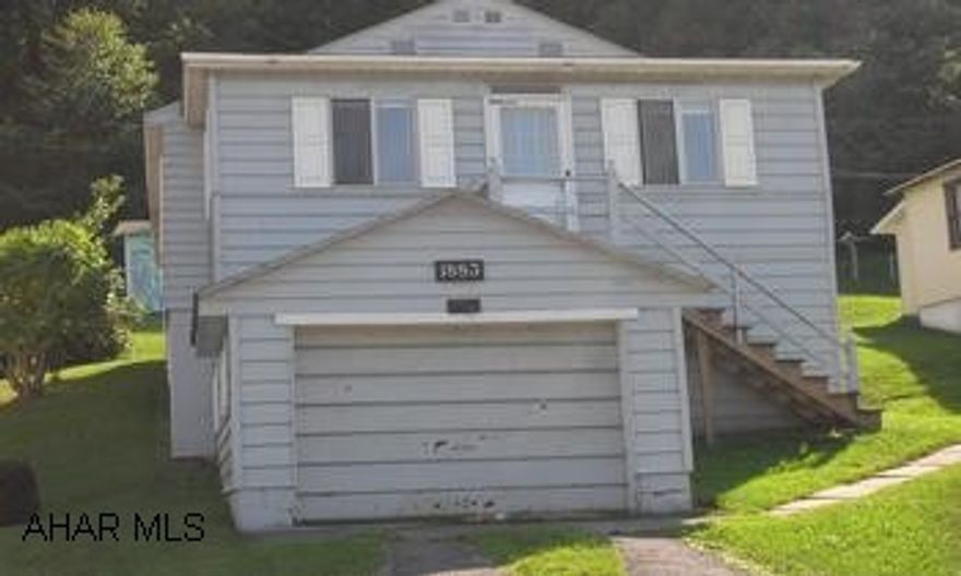 One story home. Hardwood floors. Two bedroom, one bath. Enclosed sunporch. Cozy 2 bedroom, extremely well maintained home. Hardwood floors. Call Faith-Rosalia to view.