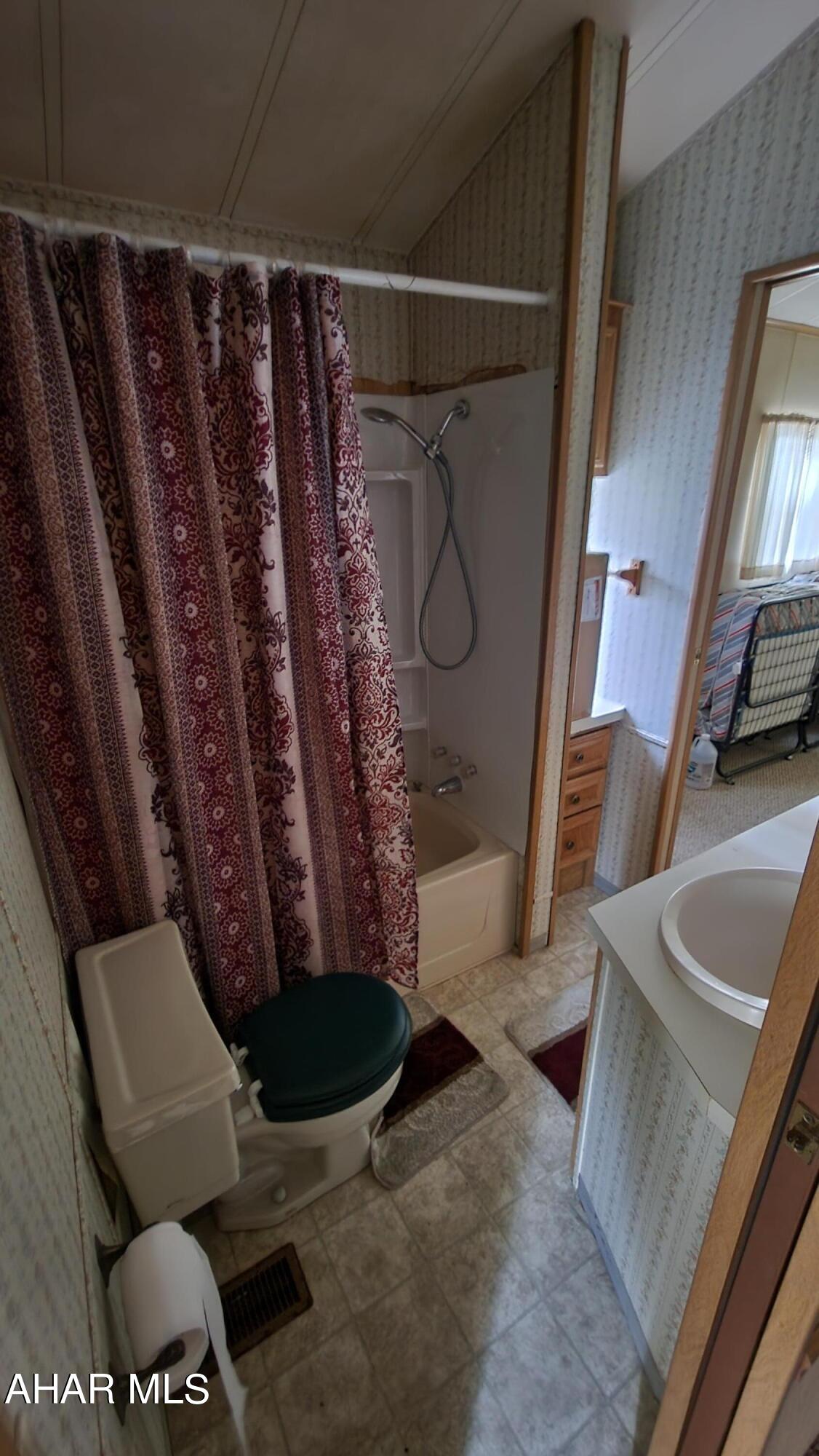 Glendale Yearound - Residential