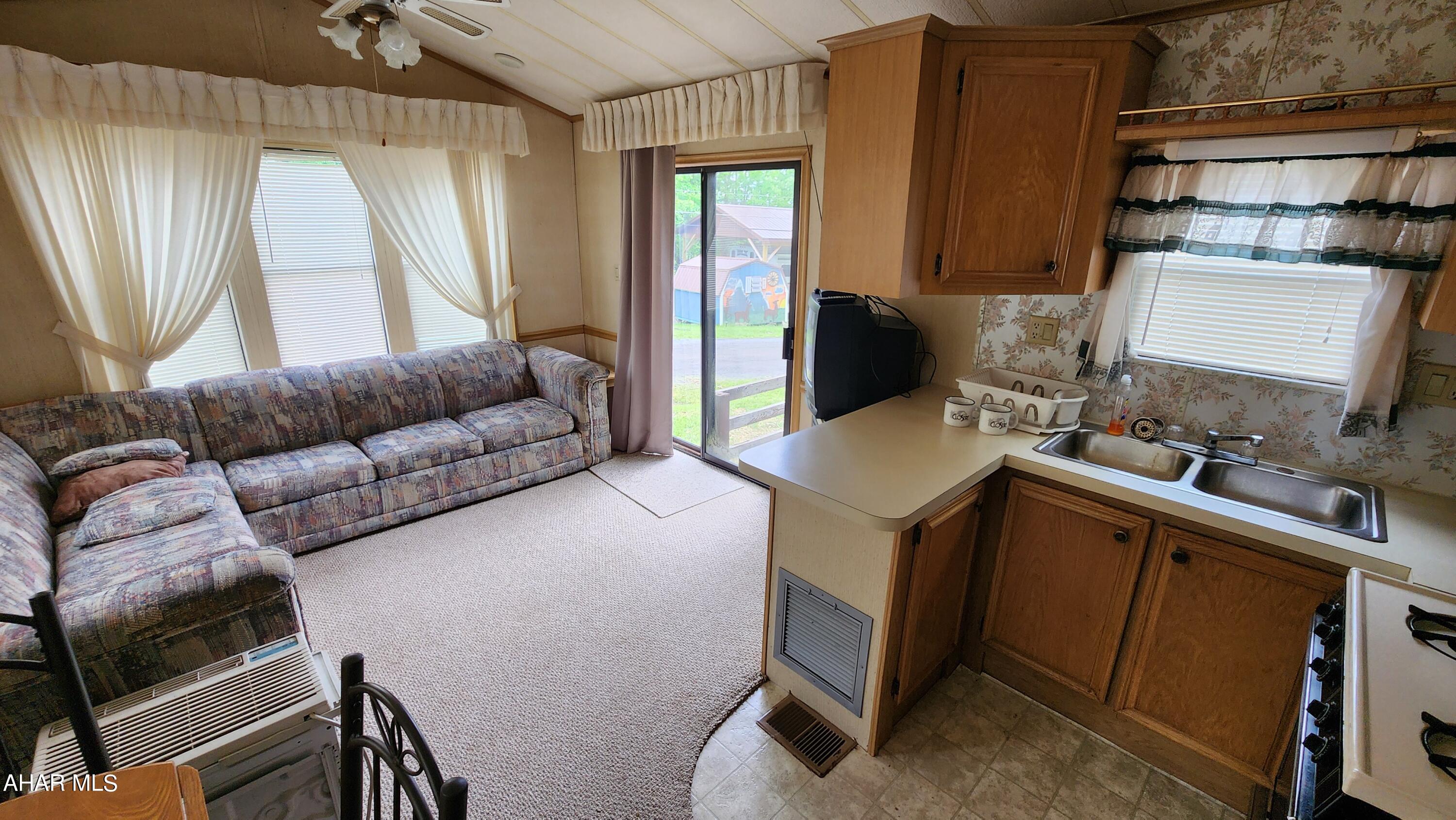 Glendale Yearound - Residential