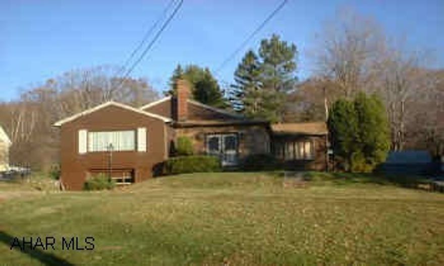 ONE STORY, 3 BEDROOMS, FEATURES OVERSIZED LIVING ROOM WITH FIREPLACE, MASTER BEDROOM WITH 1/2 BATH, BONUS ROOM, COVERED PATIO, HEATED INGROUND POOL.  THE DRIVEWAY IS PRIVATE NOT SHARED. ONE STORY, 3 BEDROOMS, FEATURES OVERSIZED LIVING ROOM WITH FIREPLACE, MASTER BEDROOM WITH 1/2 BATH, BONUS ROOM, COVERED PATIO, HEATED INGROUND POOL. HARDWOOD FLOORS IN THE LIVING ROOM.  THE DRIVEWAY IS PRIVATE NOT SHARED.