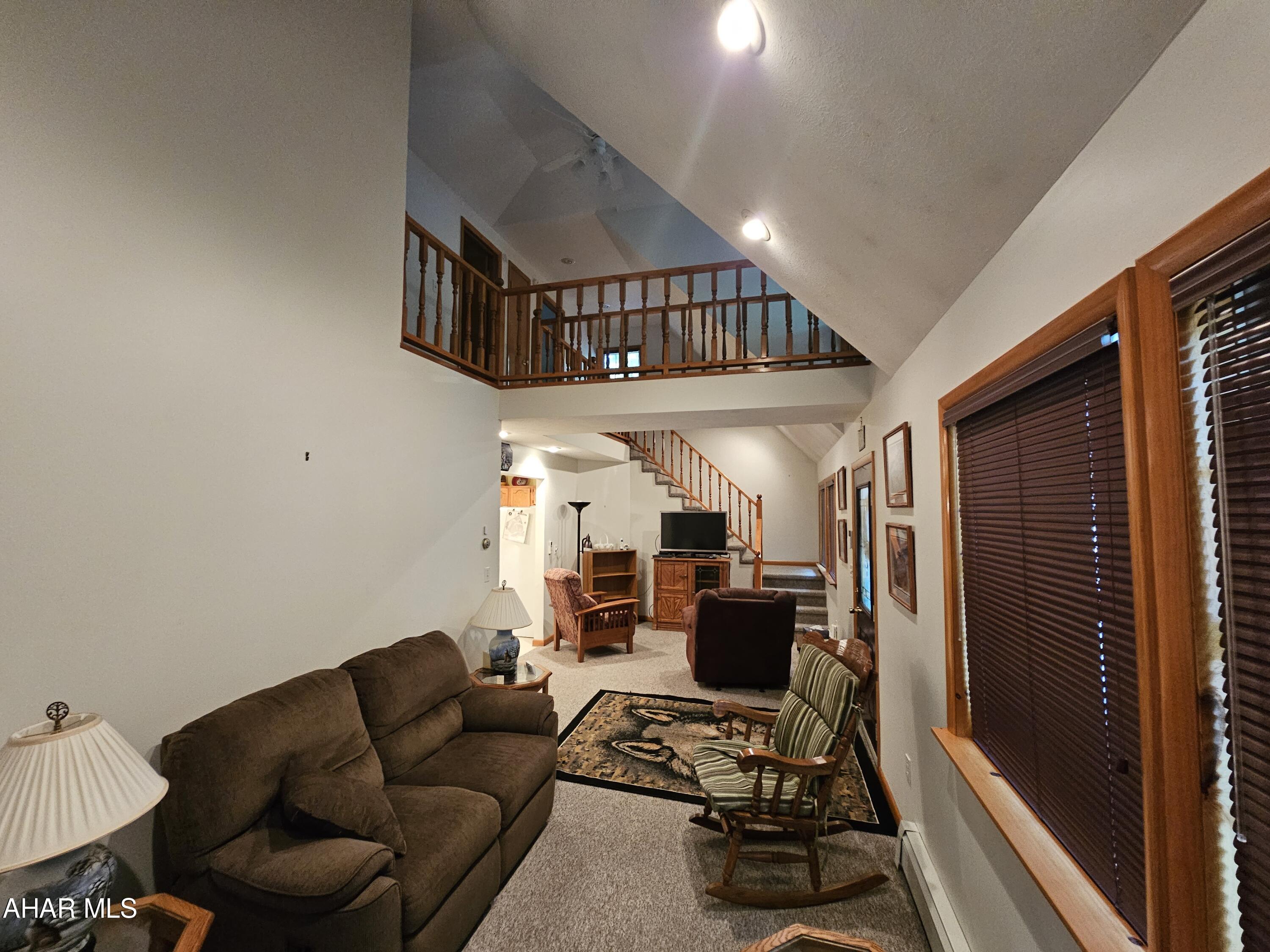 Glendale Yearound - Residential