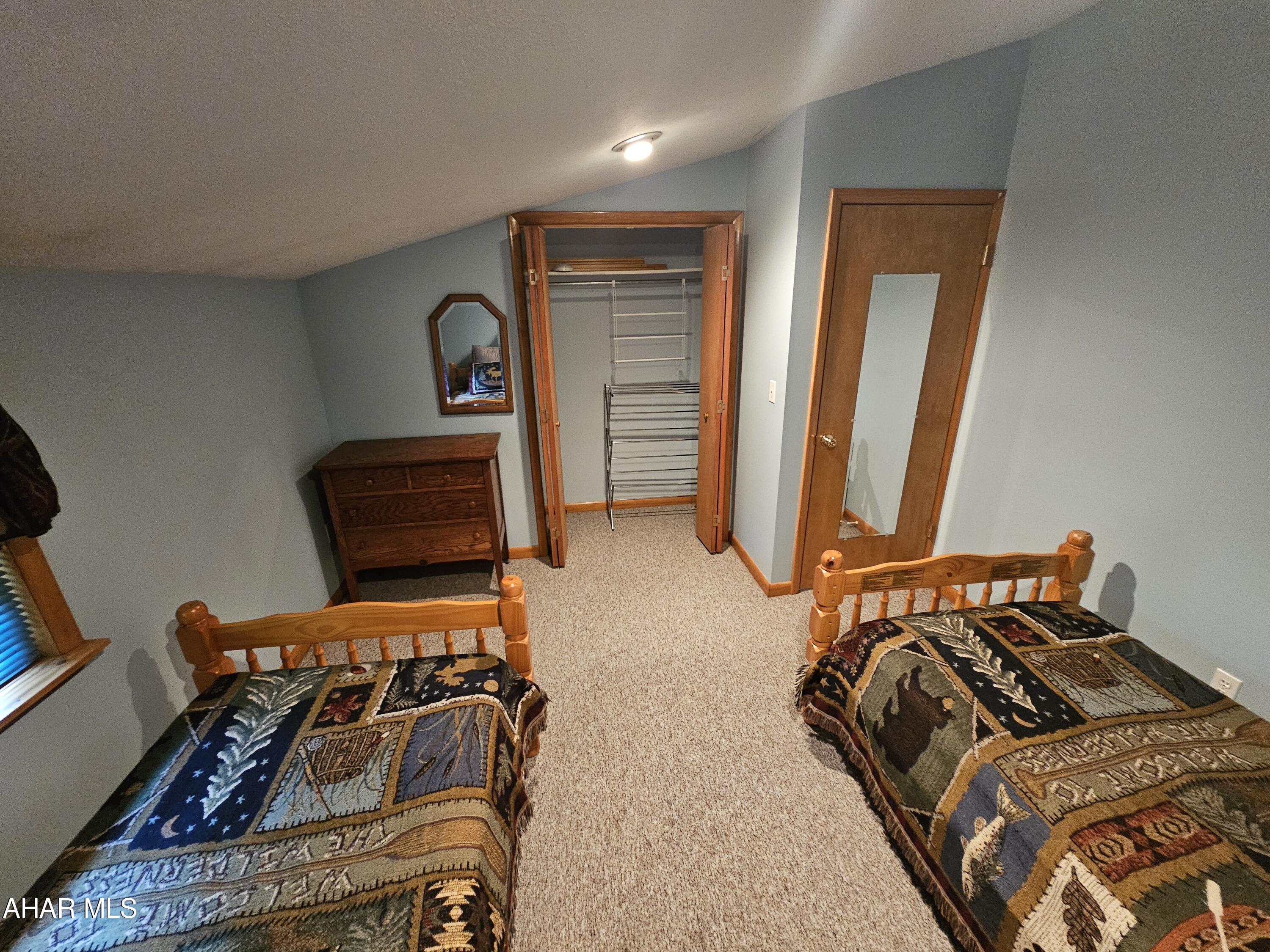 Glendale Yearound - Residential