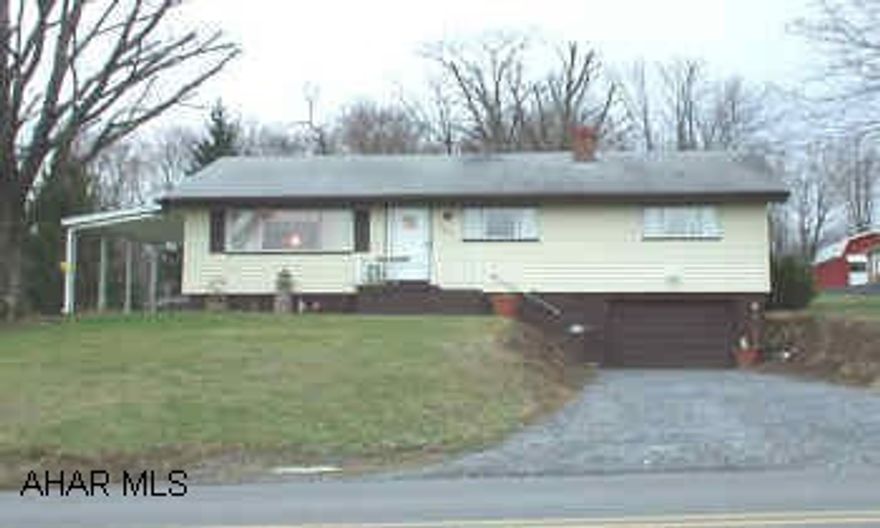 Immaculate country ranch on 1.6 ac. Cleared & woods!  Great country ranch on 1.6 ac. Immaculate condition. Maintenance free. New oak kitchen. Hardwood floors. New windows.