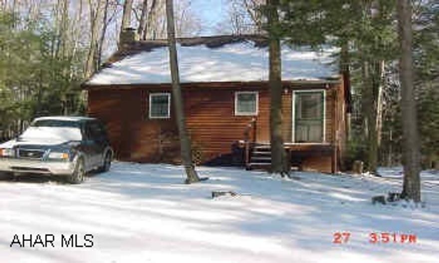 Cute 1 1/2 Story Log sided cottage on 2  Deeded Lots , will sell  seperately.  2 BR., 1 BA., Fireplace in Livingroom., All the amenities of Glendale Yearound & just minutes from Prine Gallitzin State Park.  MOTIVATED SELLER Cute 1 1/2 story Cottage on 2 Deeded lots, will sell seperately.  2 BR., 1BA., Fireplace in Living room.  All the Amenities of Glendale Yearound & just minutes from Prince Gallitzin State Park.  MOTIVATED SELLER