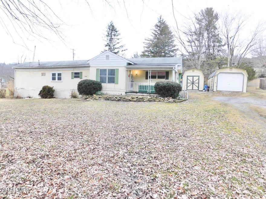 Great opportunity to begin your investment portfolio. Almost 1 acre of ground with partially remodeled trailer and additional sheds included. All utilities present and hooked up. Cash sale.