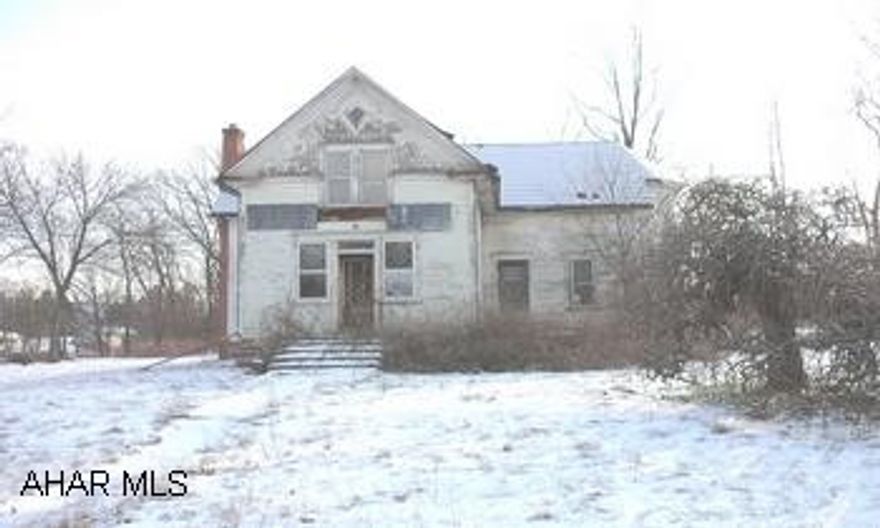 ALMOST ONE ACRE WITH DWELLING IN NEED OF SERIOUS REHAB. PROPERTY BEING SOLD "AS IS" SALE PRICE BASED ON RECENT APPRAISAL. TO SHOW CALL JOHN REFFNER 932-1250.  PLUMBING HAS BEEN REMOVED. ALMOST ONE ACRE WITH DWELLING IN NEED OF SERIOUS REHAB. PROPERTY BEING SOLD "AS IS" SALE PRICE BASED ON RECENT APPRAISAL. TO SHOW CALL JOHN REFFNER 932-1250.  PLUMBING HAS BEEN REMOVED.