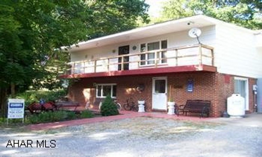 VERY PRIVATE SETTING ON 1.75 ACRES.  ACROSS FROM ALTOONA CAMPUS.  THIS 4 BEDROOM AND 2.75 BATHROOM IS PRICED TO SELL. VERY PRIVATE SETTING ON 1.75 ACRES.  ACROSS FROM ALTOONA CAMPUS.  THIS 4 BEDROOM AND 2.75 BATHROOM IS PRICED TO SELL.