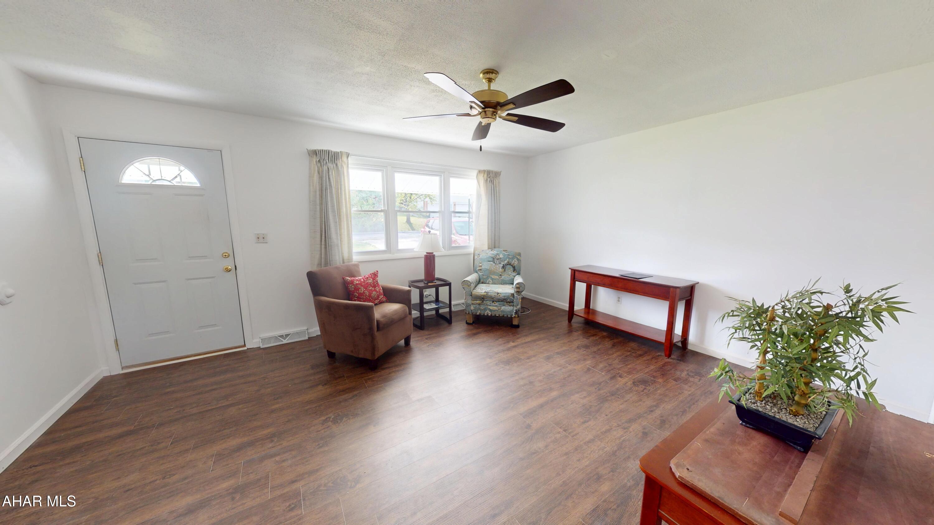 Rolling Hills - Residential