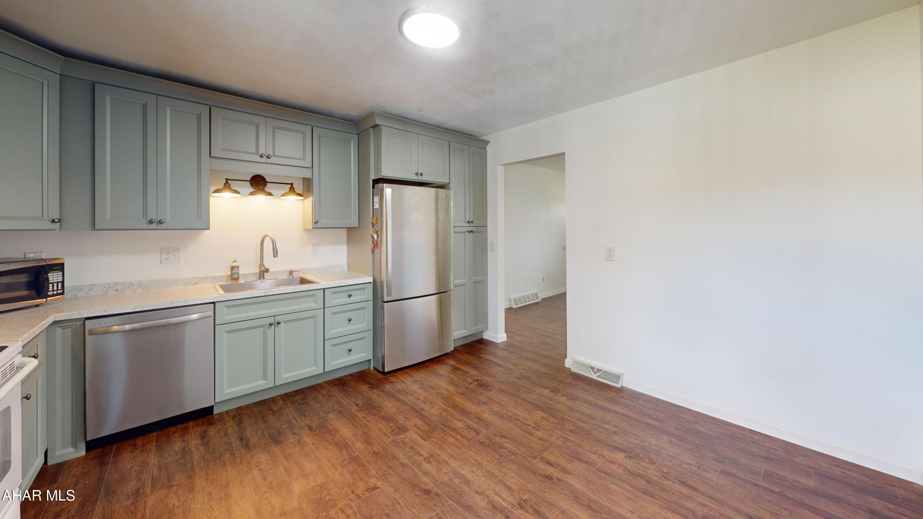 Rolling Hills - Residential