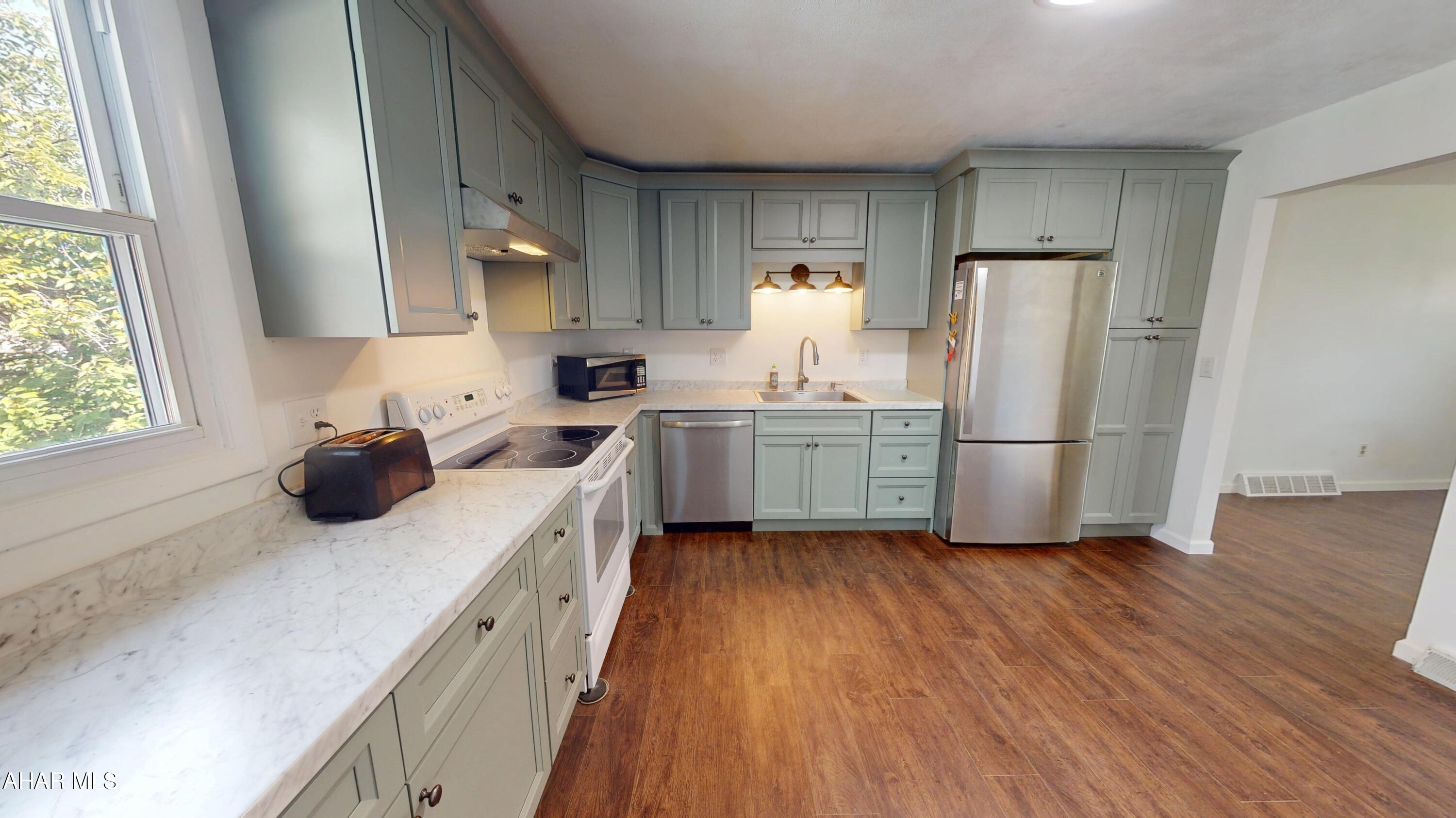 Rolling Hills - Residential