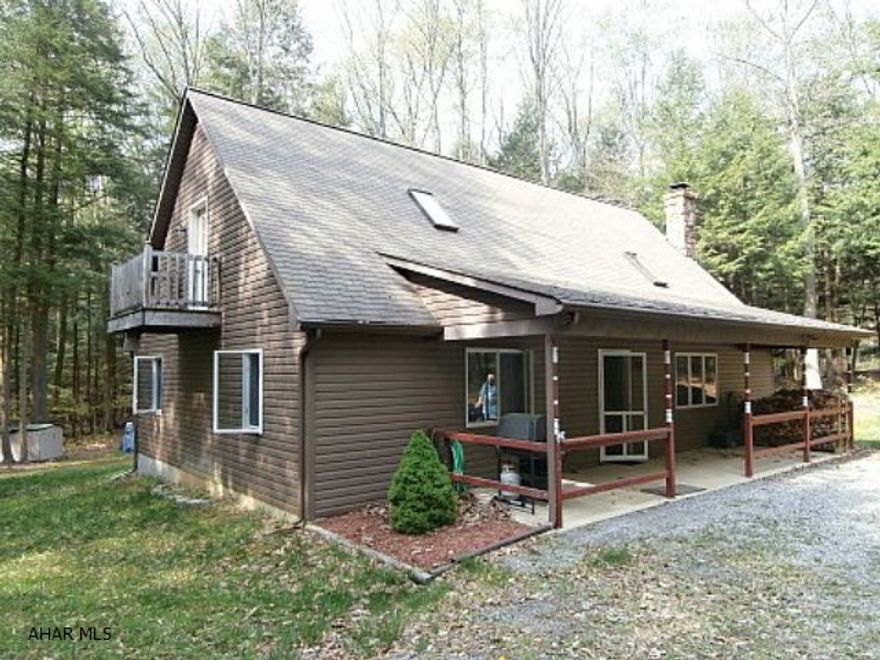 Beautiful 1 1/2 story home with 3-BR, 1-BA. 2 wooded lots.