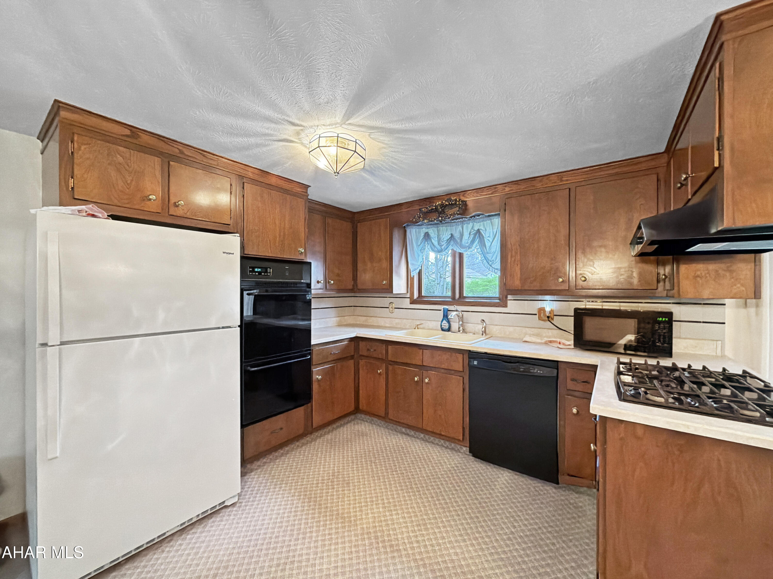 Crestwood - Residential