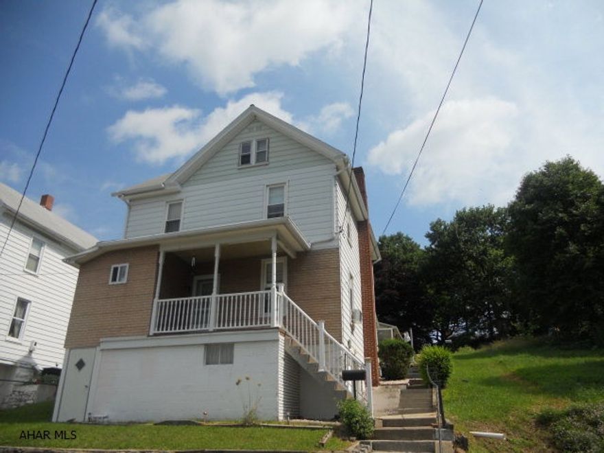 Why rent when you can buy for less! Looking for a great area within Roaring Spring this is the home for you.  This house is not only meticulously clean but it has been well taken care of and maintained.  With 3 bedrooms, 2 full baths and a convenient carport located in the back this is the perfect fit for you.