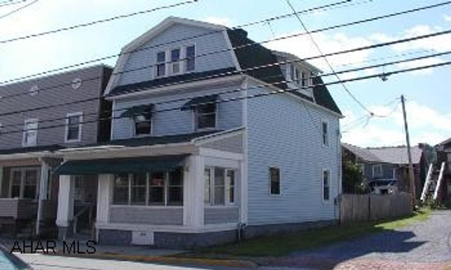 2 1/2 story, 4 bedroom home. Thermopane windows. Hardwood floors. 2 1/2 story, 4 bedroom home. Thermopane windows. Hardwood floors.