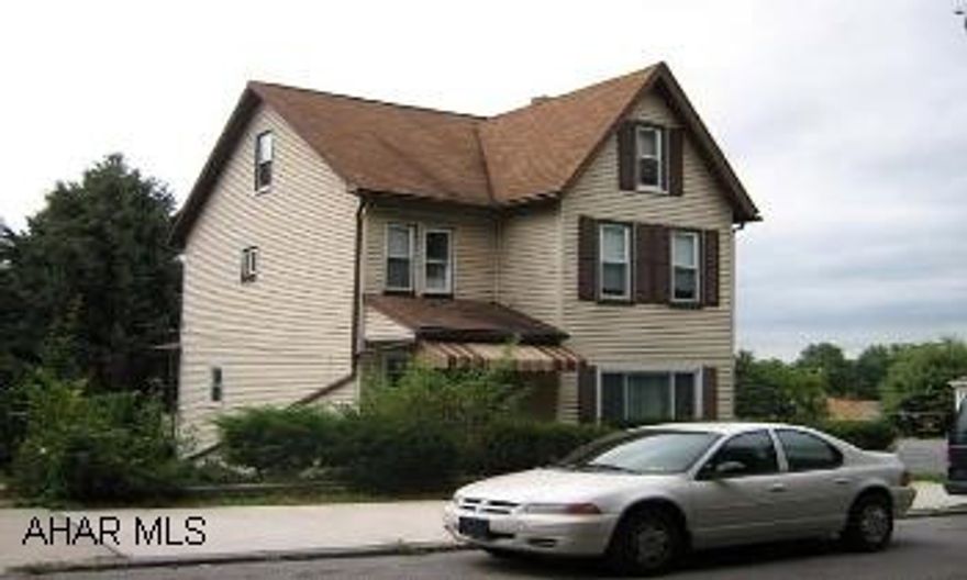 Perfect for first time buyers.  Very large lot and big garage.  Nice rear porch.  All expensive items have been done.  roof - 1998, high efficiency furnace - 1998, central air - 1998.  New gas water heater.  Vinyl siding.  Take a look! Perfect for first time buyers.  Very large lot and big garage.  Nice rear porch.  All expensive items have been done.  roof - 1998, high efficiency furnace - 1998, central air - 1998. New gas water heater.  Vinyl siding.  Take a look!