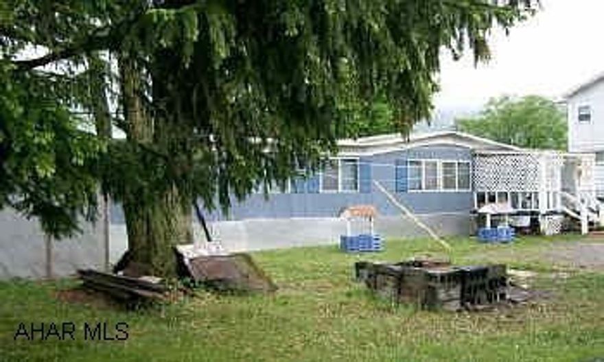 VACANT LOT WITH 4 SEWER TAPS AND 3 TRAILER RENTALS. (OWNER DOES NOT OWN TRAILERS)