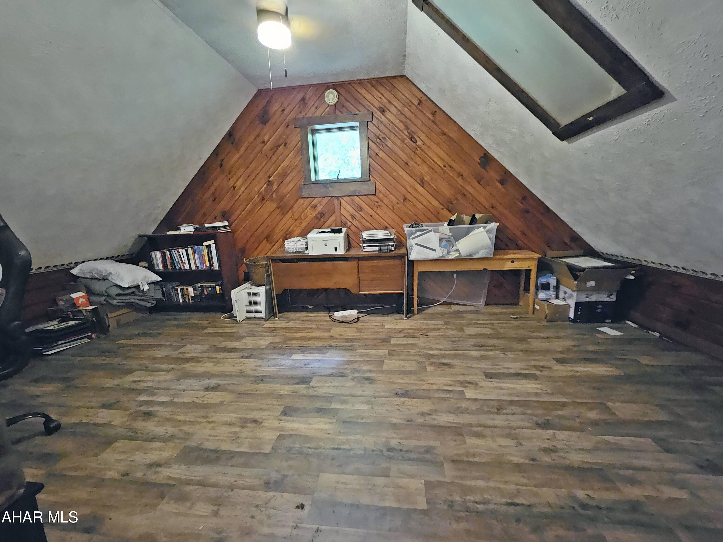 Glendale Yearound - Residential