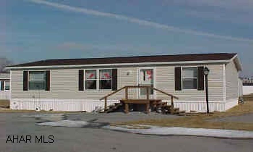 like new doublewide on rented lot