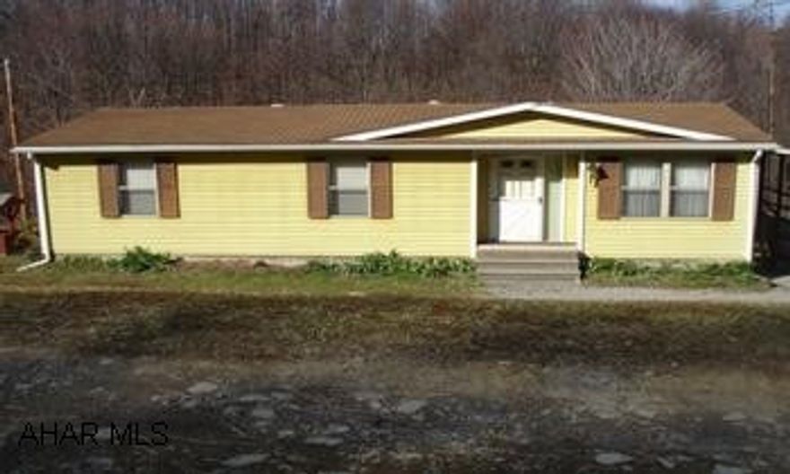 One story modular on full foundation. One story modular on full foundation. Three heating systems. Electric baseboard, oil and wood and coal.