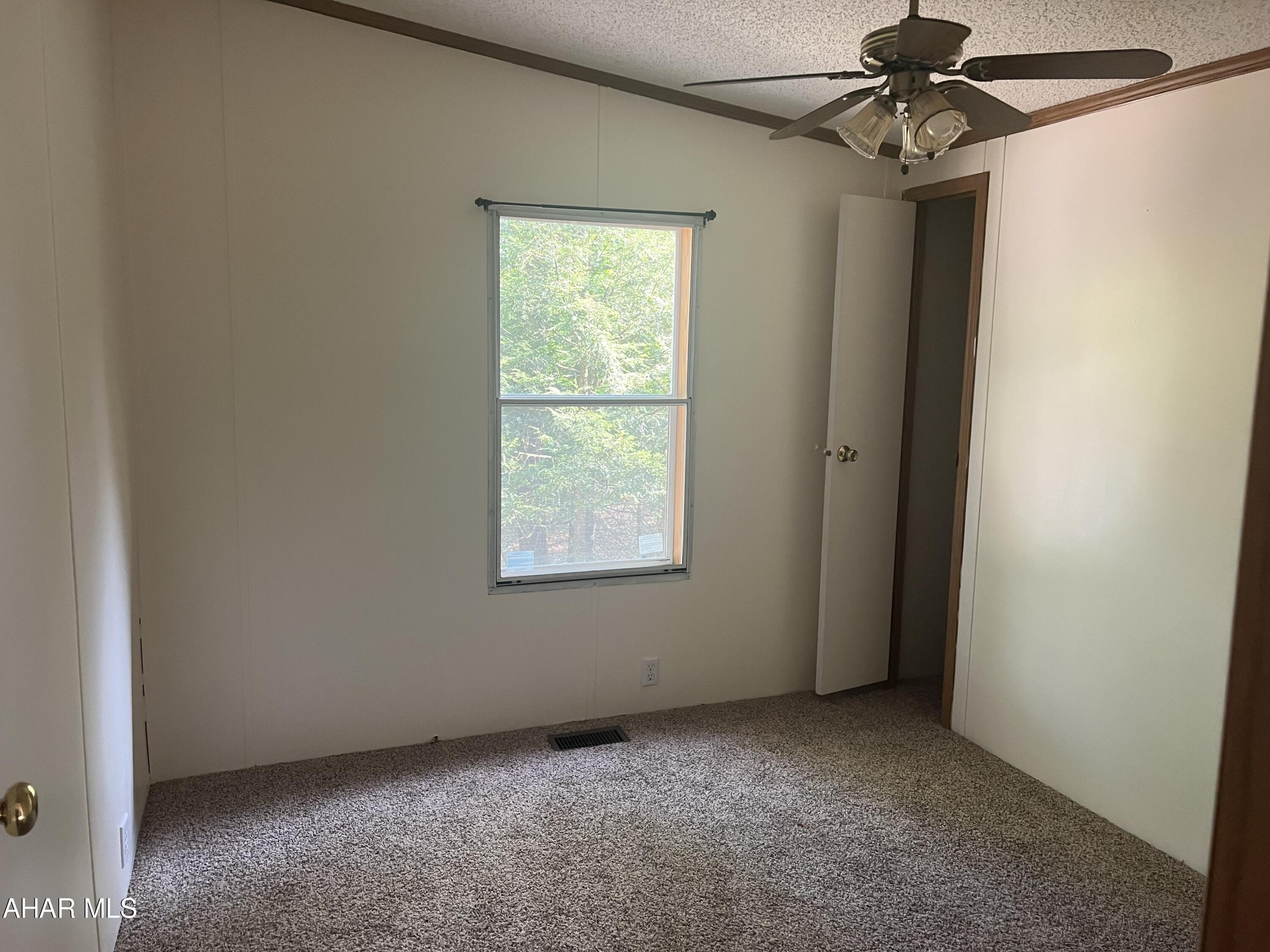 Glendale Yearound - Residential