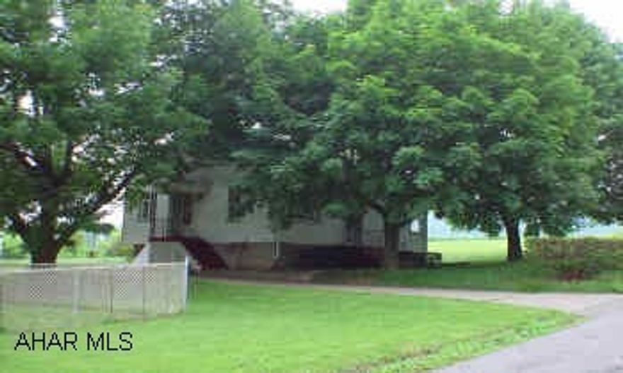 Cute 1 1/2 Story in Garden Heights, hardwood floors, full basement, garage, and extras. Cute 1 1/2 Story in Garden Heights, hardwood floors, full basement, garage, and extras.