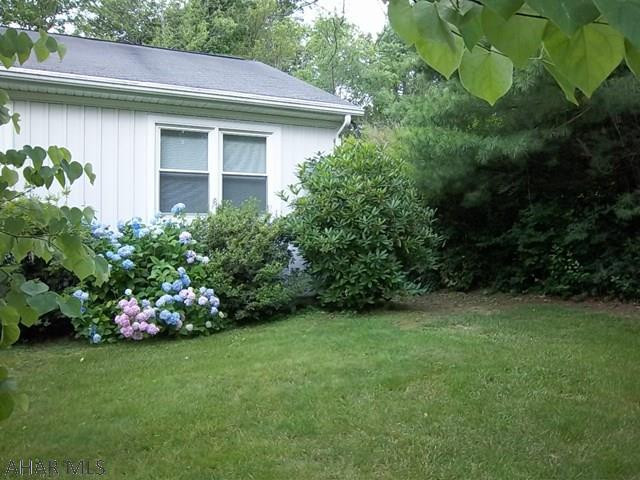 Holiday Manor - Residential