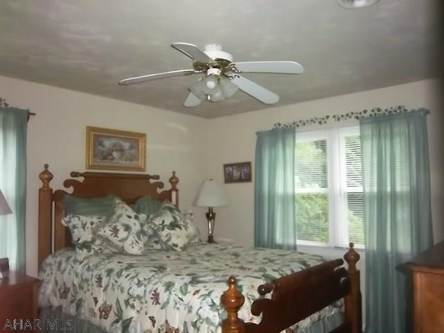 Holiday Manor - Residential