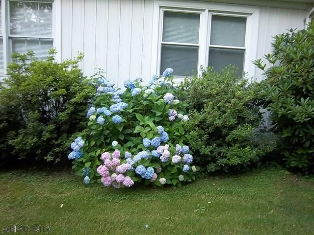 Holiday Manor - Residential