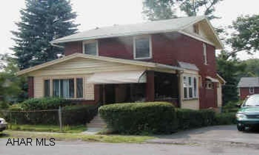 East End, Spacious,4-Bedroom Brick W / 2 baths-(1 on 1st Floor), 1st Floor Laundry with Adj. room could be bedroom.  Double lot with mature trees. East End, Spacious,4-Bedroom Brick W / 2 baths-(1 on 1st Floor), 1st Floor Laundry with Adj. room could be bedroom.  Double lot with mature trees.