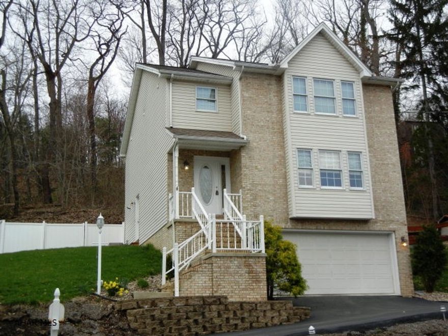 Baker School Area.  Newer Construction.  New carpet throughout.  Landscaping and fenced rear yard.  Fresh paint.  Spacious family room with fireplace and french doors to deck.  Large master suite with master bathroom with jetted tub and double sinks. Contact listing agent prior to writing offer for relocation forms.