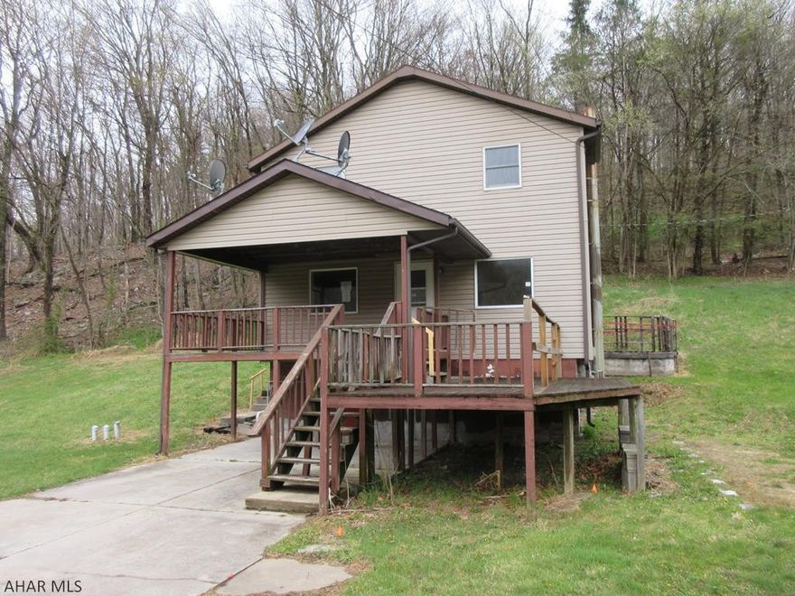 2 story vinyl home in Six Mile Run on 2 acre parcel. Large living room, formal dining, nice kitchen, 3 bedrooms, but needs TLC throughout. BRIDGE LEADING TO PROPERTY IS HAZARDOUS. Property sold AS-IS. Seller will make no repairs. Offers must be submitted through HUD approved broker. Buyer pays both transfer taxes. Exclusive Agency. Equal Housing Opportunity. Marketed by Olympus AMS www.olympusams-re.com. www.HUDHomestore.com.