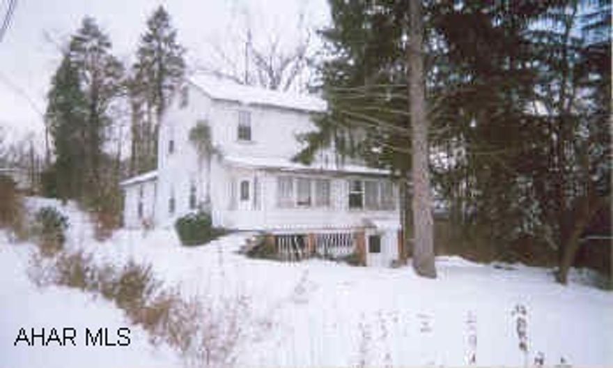 2 1/2 story home on 1.8 acres. AS IS. 2 1/2 story home in McKee on 1.8 acres. AS IS.
