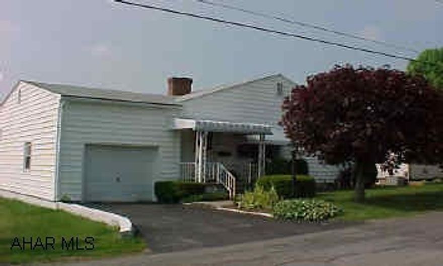 Lovely rancher on Fairview Avenue.  Vinyl siding.  Fenced yard.