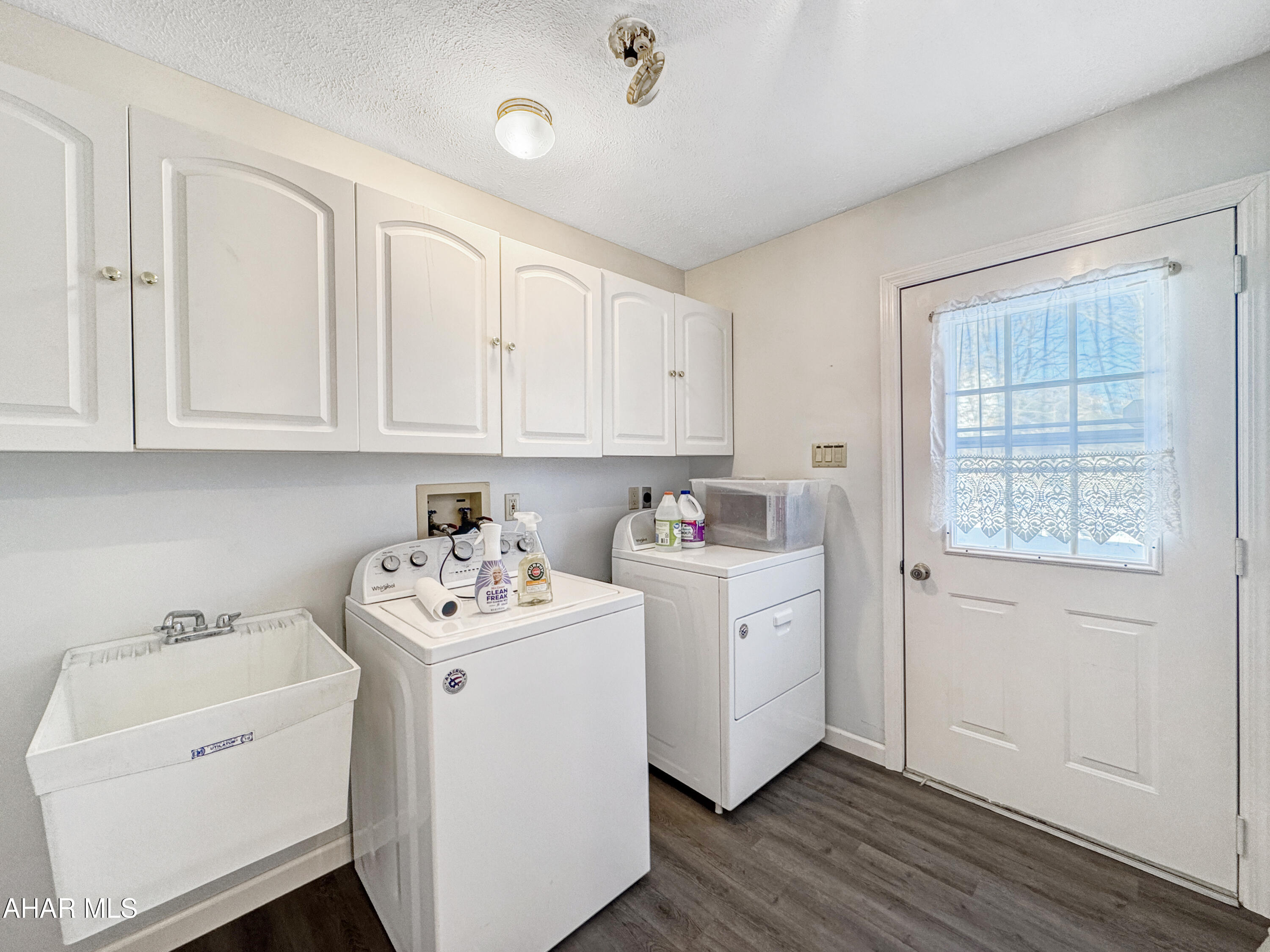 Crestwood - Residential