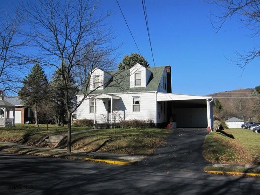 Great starter home located just blocks from Historic Downtown Bedford's shops, restaurants, etc. Newer windows, furnace and roof, along with nice hardwood floors and other amenities make this a great buy.