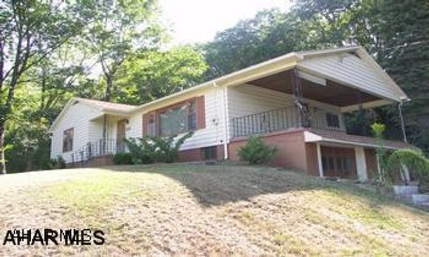 GREAT LOCATION WITH A VIEW ON 1.74 ACRES. 1 STORY, 3 BEDROOM, 1.75 BATH HOME WITH A FINISHED BASEMENT 7 INTEGRAL TWO-CAR GARAGE. HARDWOOD FLOORS, GFA HEAT, CAC. HOME WARRANTY INCLUDED. CALL MIKE FARABAUGH 312-0444. GREAT LOCATION WITH A VIEW ON 1.74 ACRES. 1 STORY, 3 BEDROOM, 1.75 BATH HOME WITH A FINISHED BASEMENT & INTEGRAL TWO-CAR GARAGE. HARDWOOD FLOORS, GFA HEAT, CAC. HOME WARRANTY INCLUDED. CALL MIKE FARABAUGH 312-0444.