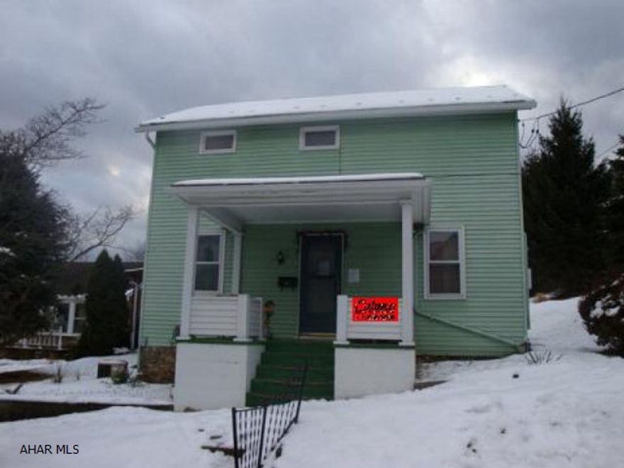 freeze damage, pergo flooring.  No offers will be accepted until property has been on the market for 7 (seven) days.