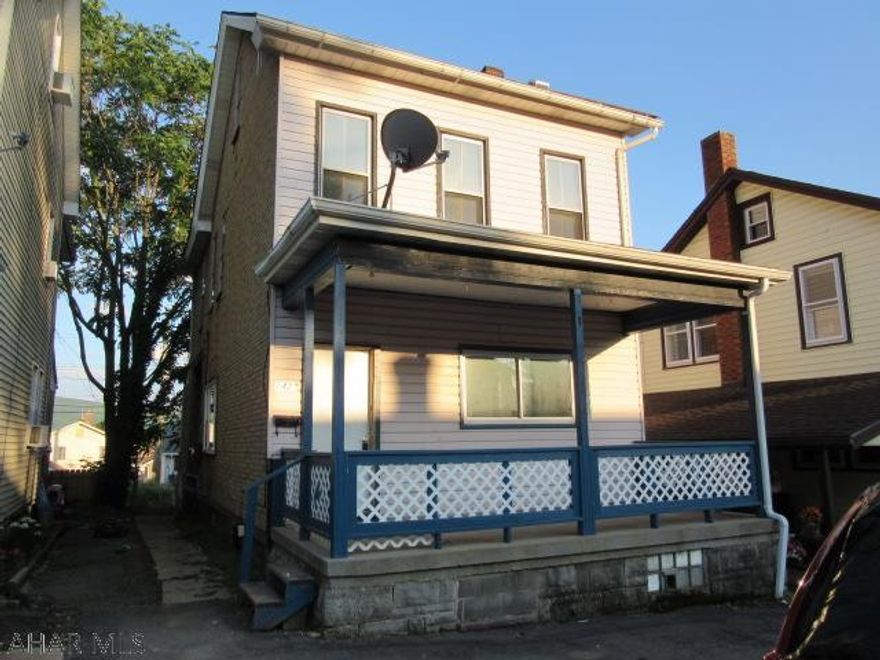 Two story with fenced in back yard